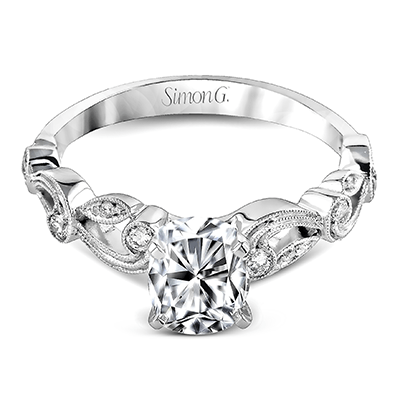 Oval-cut Trellis Engagement Ring & Matching Wedding Band in 18k Gold with Diamonds