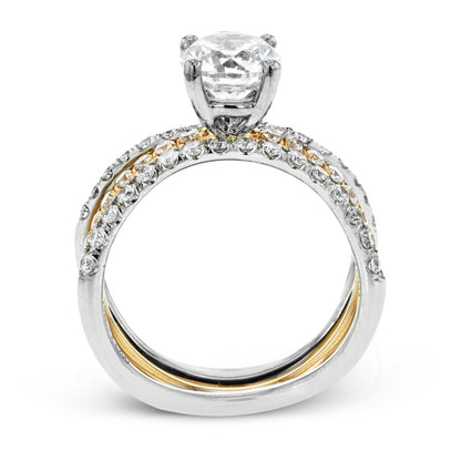 Pear-cut Engagement Ring & Matching Wedding Band in 18k Gold with Diamonds