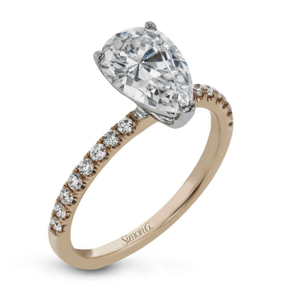 Pear-cut Engagement Ring & Matching Wedding Band in 18k Gold with Diamonds