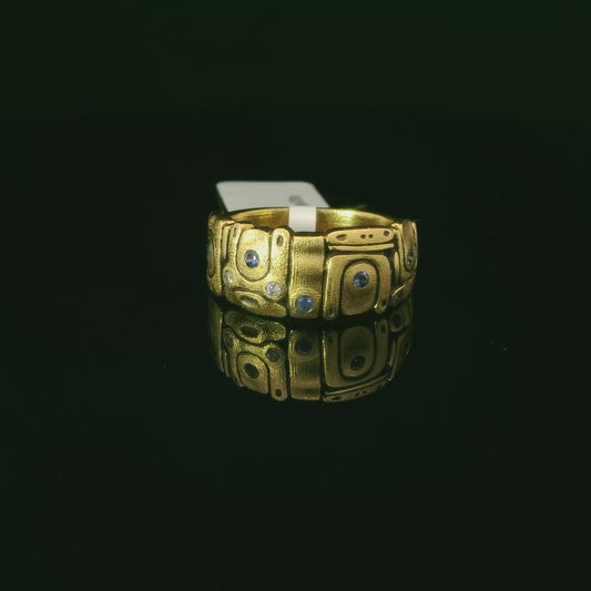 Elegant Gold Ring with Unique Design