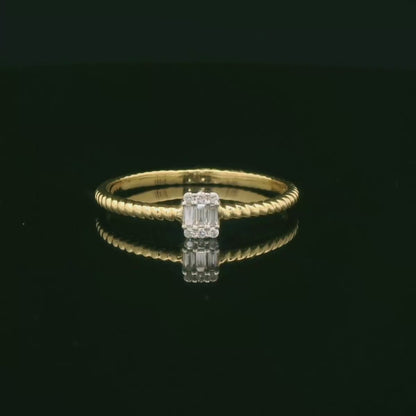 Elegant Gold Ring with Diamond Accent