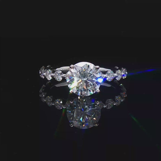 White Gold Engagement Ring with Round UltraFire™ Diamond