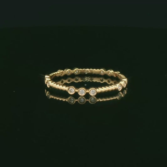 Elegant Gold and Diamond Ring