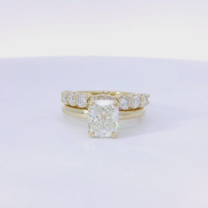 Elegant Diamond Engagement Ring