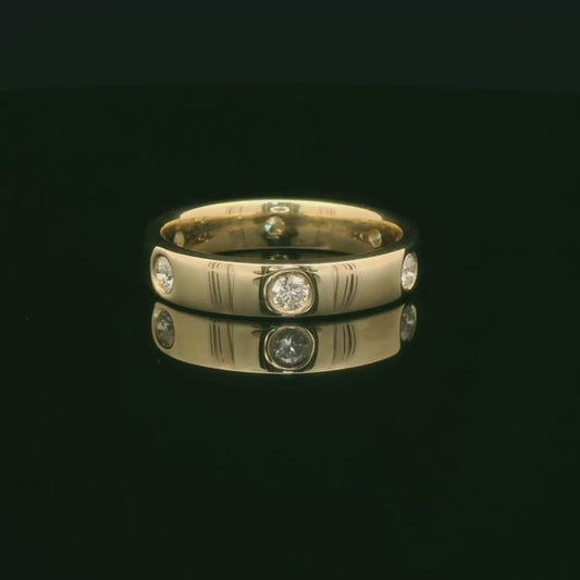Elegant Gold Ring with Diamonds
