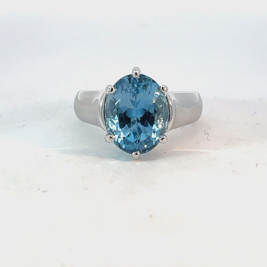 Natural Blue Aquamarine / Platinum Ring