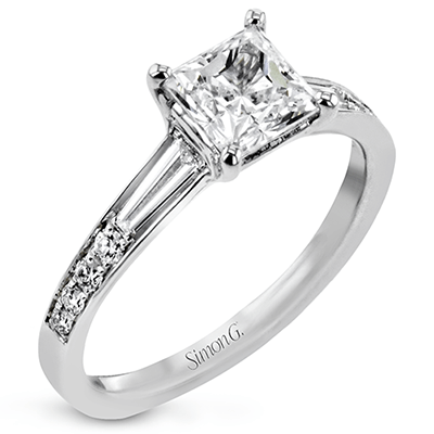 Princess-cut Engagement Ring & Matching Wedding Band in 18k Gold with Diamonds