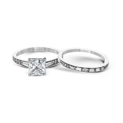 Princess-cut Engagement Ring & Matching Wedding Band in 18k Gold with Diamonds