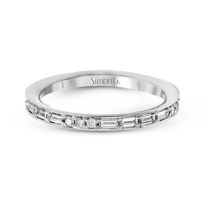 Princess-cut Engagement Ring & Matching Wedding Band in 18k Gold with Diamonds