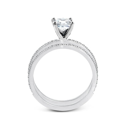 Princess-cut Engagement Ring & Matching Wedding Band in 18k Gold with Diamonds