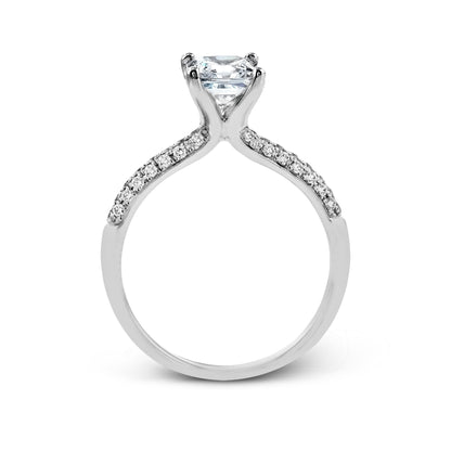 Princess-cut Engagement Ring & Matching Wedding Band in 18k Gold with Diamonds