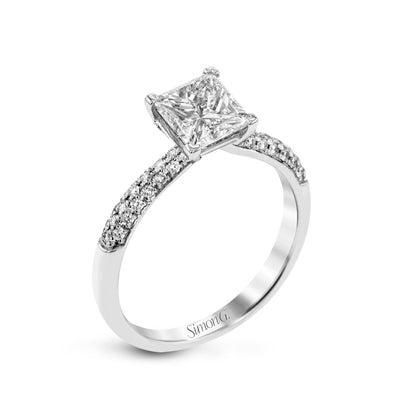 Princess-cut Engagement Ring & Matching Wedding Band in 18k Gold with Diamonds