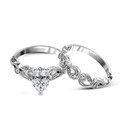 Princess-cut Trellis Engagement Ring & Matching Wedding Band in 18k Gold with Diamonds