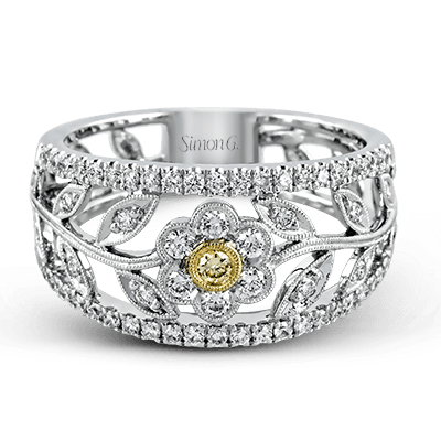 Right Hand Ring in 18k Gold with Diamonds