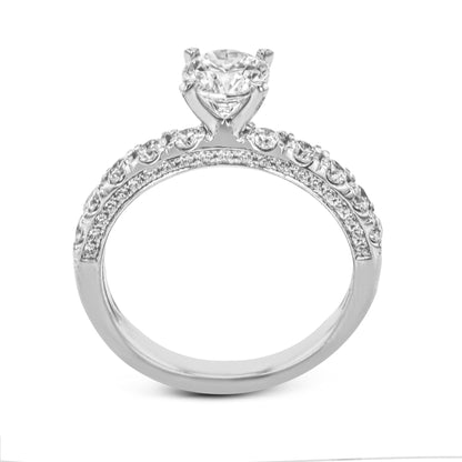 Round-Cut Engagement Ring In 18k Gold With Diamonds