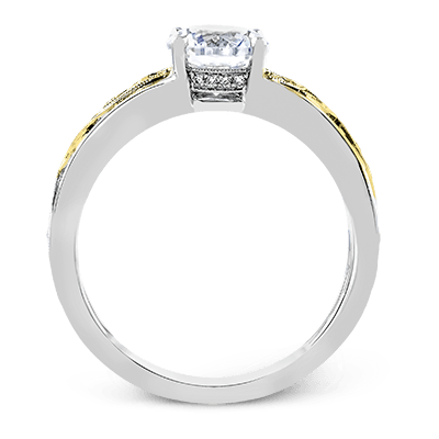 Round-Cut Engagement Ring In 18k Gold With Diamonds