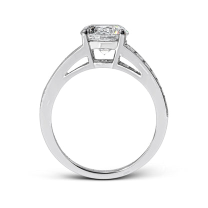 Round-Cut Engagement Ring In 18k Gold With Diamonds