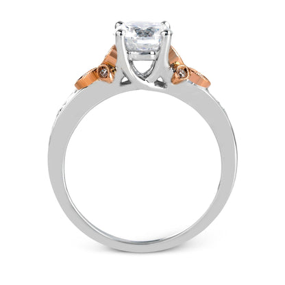 Round-Cut Engagement Ring In 18k Gold With Diamonds