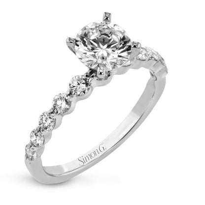 Round-cut Engagement Ring & Matching Wedding Band in 18k Gold with Diamonds