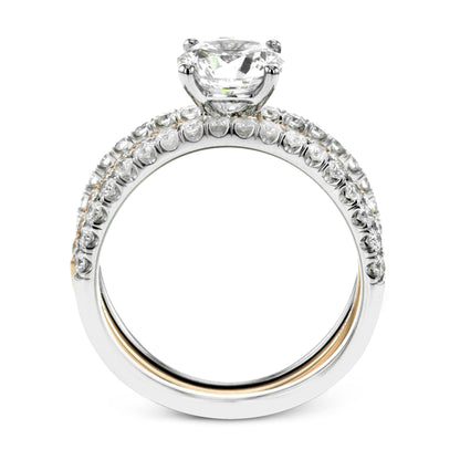 Round-cut Engagement Ring & Matching Wedding Band in 18k Gold with Diamonds