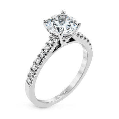 Round-cut Engagement Ring & Matching Wedding Band in 18k Gold with Diamonds