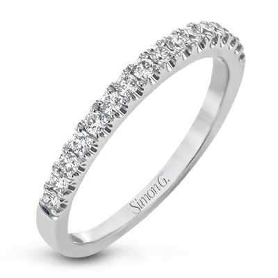 Round-cut Engagement Ring & Matching Wedding Band in 18k Gold with Diamonds