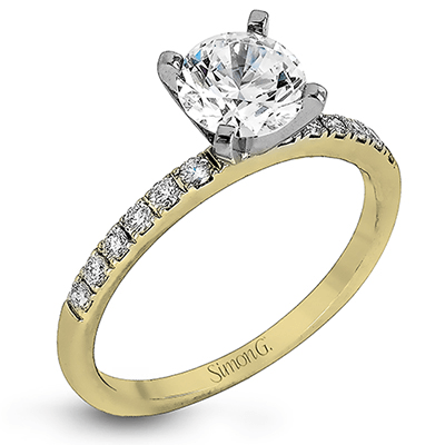 Round-cut Engagement Ring & Matching Wedding Band in 18k Gold with Diamonds