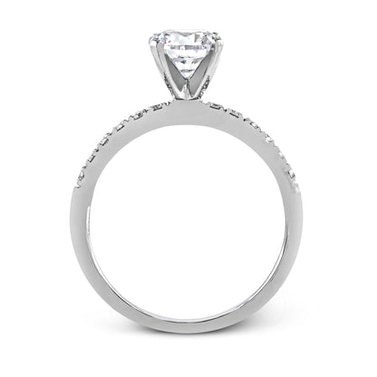Round-cut Engagement Ring & Matching Wedding Band in 18k Gold with Diamonds