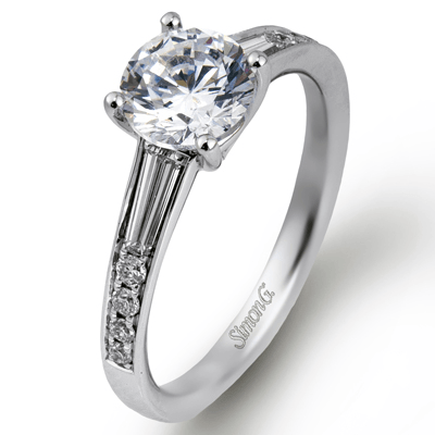 Round-cut Engagement Ring & Matching Wedding Band in 18k Gold with Diamonds