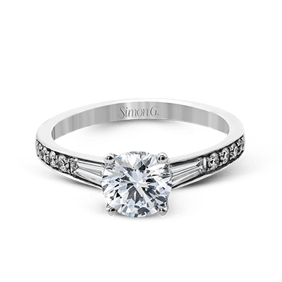 Round-cut Engagement Ring & Matching Wedding Band in 18k Gold with Diamonds