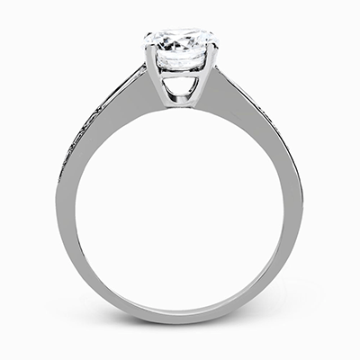 Round-cut Engagement Ring & Matching Wedding Band in 18k Gold with Diamonds