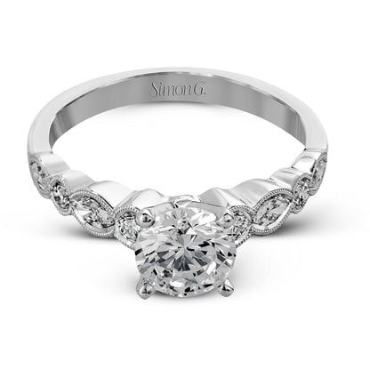 Round-cut Engagement Ring & Matching Wedding Band in 18k Gold with Diamonds