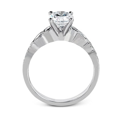 Round-cut Engagement Ring & Matching Wedding Band in 18k Gold with Diamonds