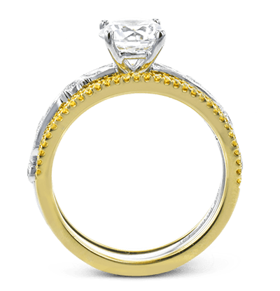 Round-cut Engagement Ring & Matching Wedding Band in 18k Gold with Diamonds