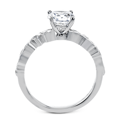 Round-cut Engagement Ring & Matching Wedding Band in 18k Gold with Diamonds