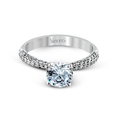Round-cut Engagement Ring & Matching Wedding Band in 18K Gold with Diamonds