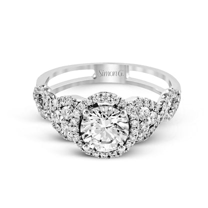 Round-cut Halo Engagement Ring in 18k Gold with Diamonds