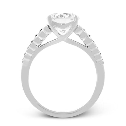 Round-cut Micro-bezel Engagement Ring in 18k Gold with Diamonds