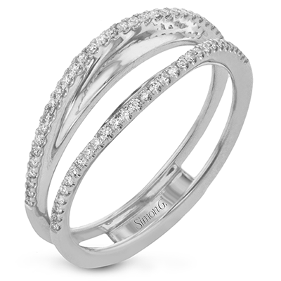 Round-cut Split-Shank Engagement Ring & Matching Wedding Band in 18k Gold with Diamonds